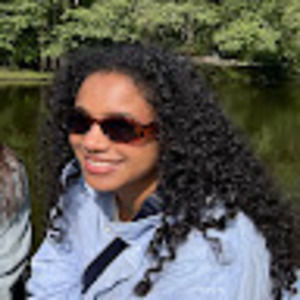 Meet your Posher, Nadia